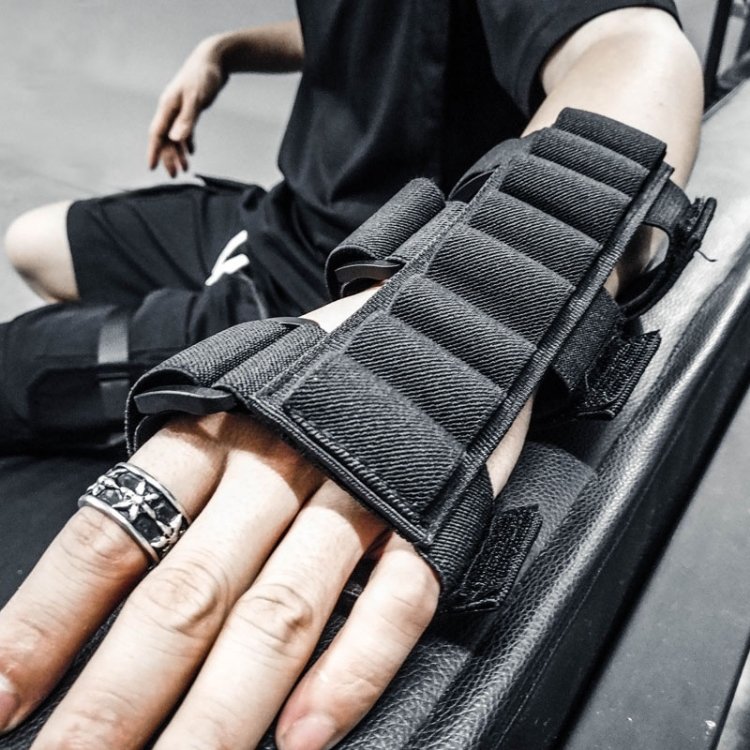 【CYBORG】ベルクロ弾丸バッグアームカバー - LUCHYテックウェア&サバゲー専門店